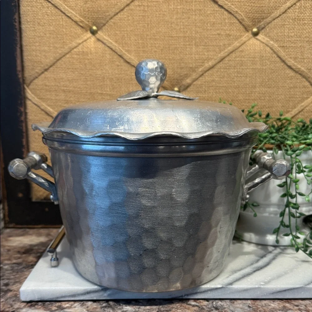 Vintage Everlast Lidded Ice Bucket
